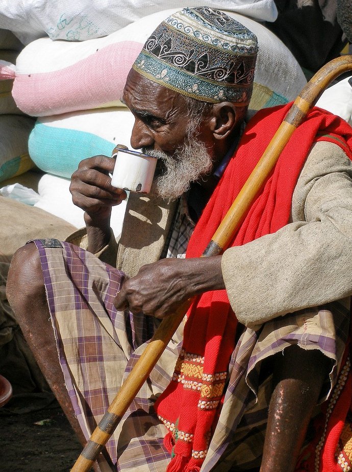 Old_man_in_Harar_thb88w.jpg